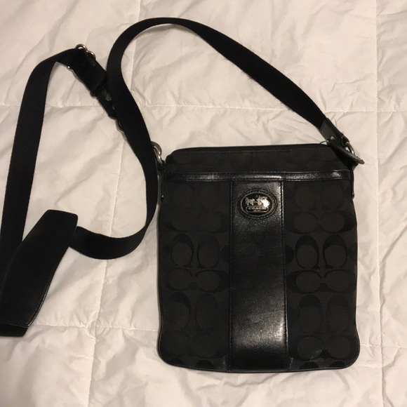 Coach Handbags - Black coach crossbody purse